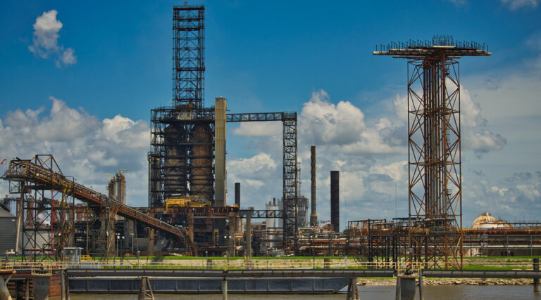 Raizen Halts Crude Runs At Buenos Aires Refinery
