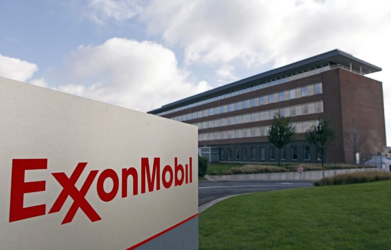 Exxon Faces New Pressure Over Dealings with Russia’s Rosneft