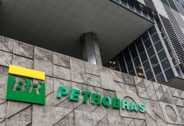 Petrobras BODs Approves Issuance of Commercial Notes