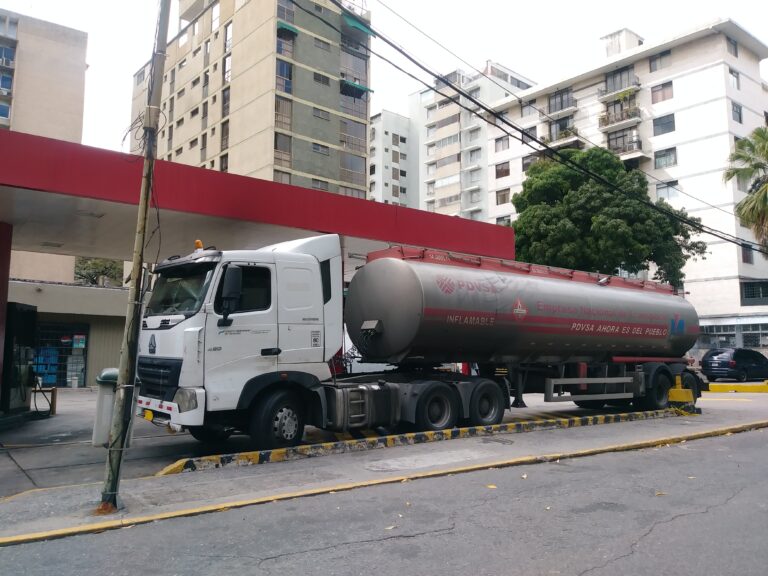 PDVSA Extends Diesel Sales in Dollars, Cutting Subsidy