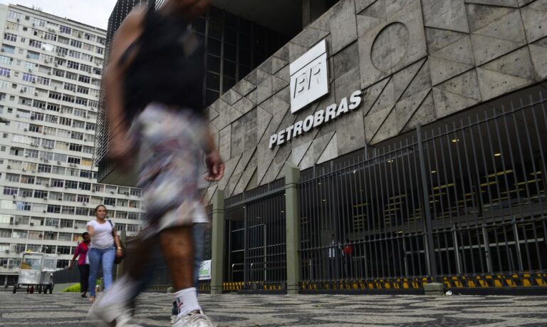 Petrobras on Fuel Distribution Market Rumors