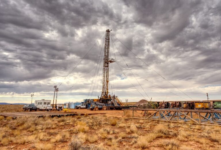 Desert Mountain Buys Helium-bearing Gas Field