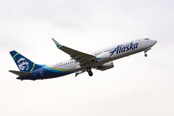 Alaska Airlines Receives First Long-range Boeing 737-8