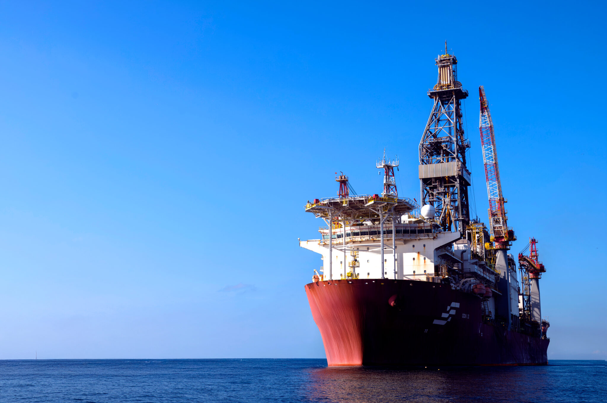 Petrobras chartered drilling rig reaches Amapá to take part in drill ...