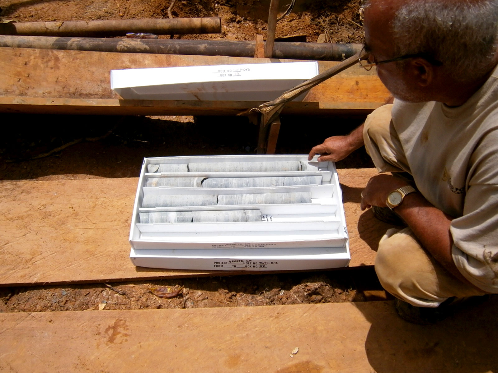 Gold Port Increases its Non-Brokered Private Placement