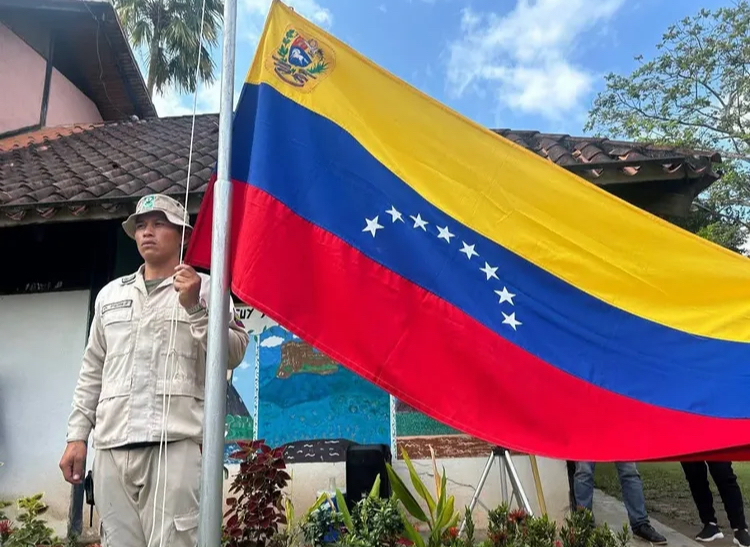 Venezuela prepares military and citizens amid rising US military aggression
